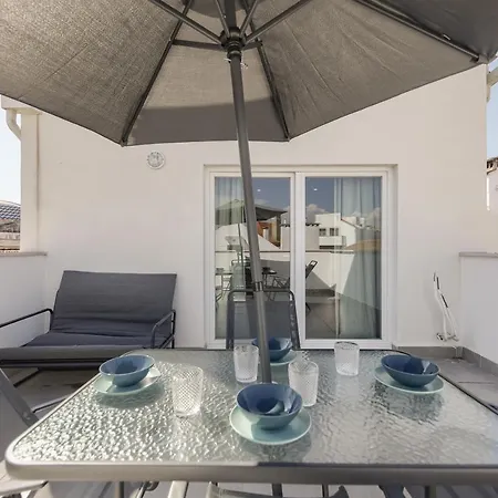 Sao Goncalinho Alegria By Sweet * אבאירו